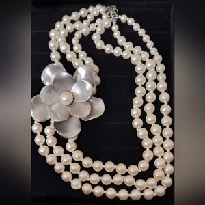 VCLM Faux Graduated Glass Pearls Statement Necklace with Large Silver Flower